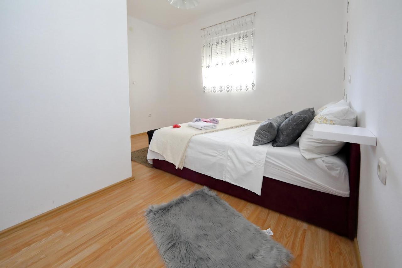 Apartments Ivana Bibinje Bagian luar foto