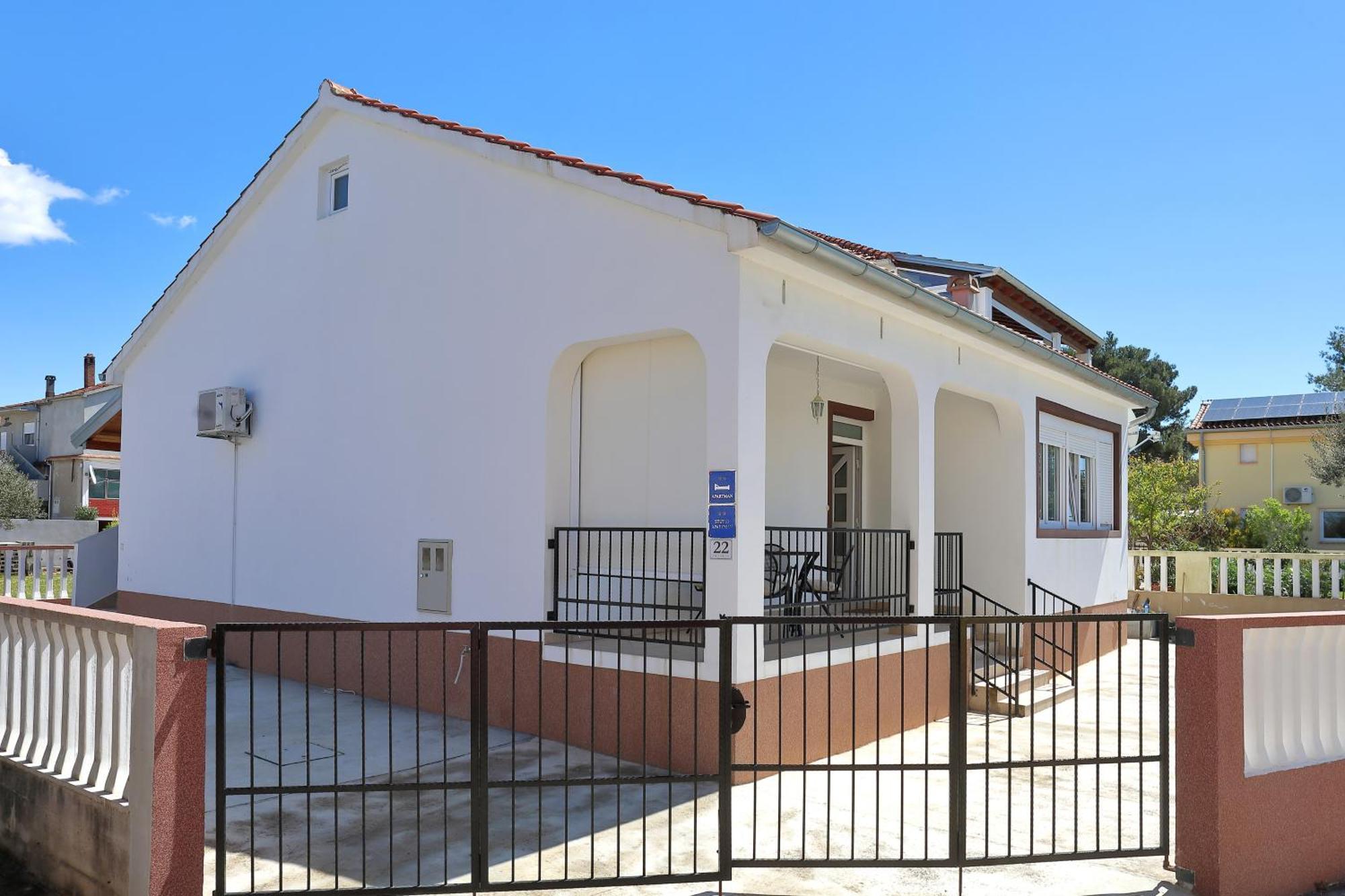 Apartments Ivana Bibinje Bagian luar foto